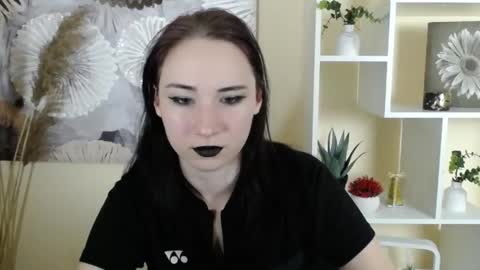 Snapshot of moon_foxy_ chatting on 09/30/25, 09:53 Diana online show from 09/30/25, 09:53