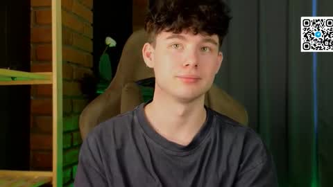 Snapshot of moon_gloww chatting on 03/18/26, 09:01 moon_gloww online show from 03/18/26, 09:01