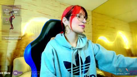 Snapshot of moon_red_r chatting on 05/09/26, 01:49 Moon online show from 05/09/26, 01:49