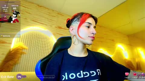 Snapshot of moon_red_r chatting on 05/22/26, 12:44 Moon online show from 05/22/26, 12:44
