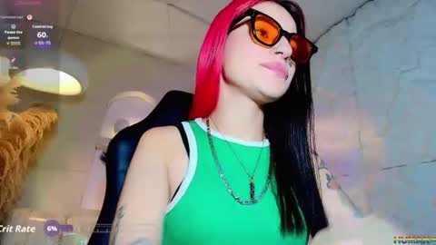 Snapshot of moon_red_r chatting on 07/17/26, 08:14 Moon online show from 07/17/26, 08:14