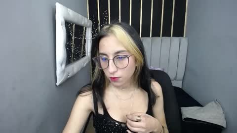 MOON SHUT online show from 03/17/26, 12:30