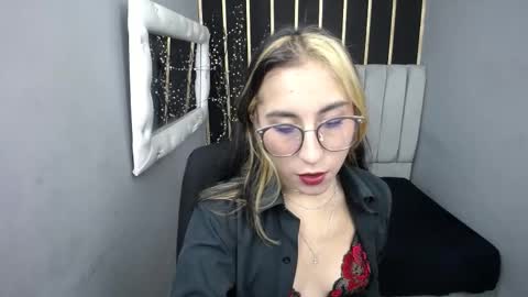 MOON SHUT online show from 03/18/26, 01:47