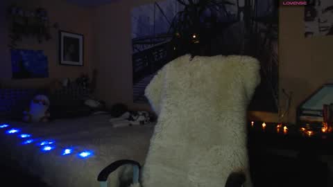 Keira online show from 11/13/25, 01:54