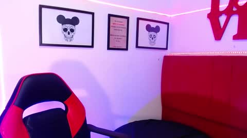 moon_sunflowers online show from 03/01/25, 05:52