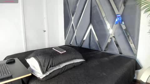 Luna  online show from 09/28/25, 02:22