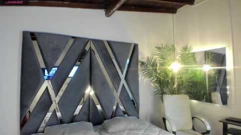 Luna  online show from 11/01/25, 11:01