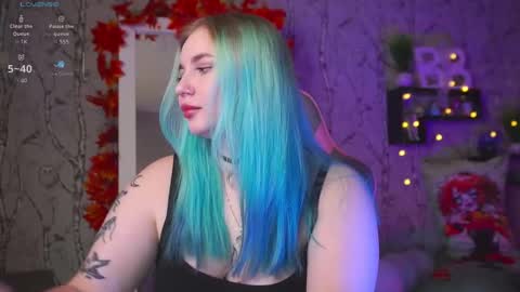 Emilia online show from 09/21/25, 09:11