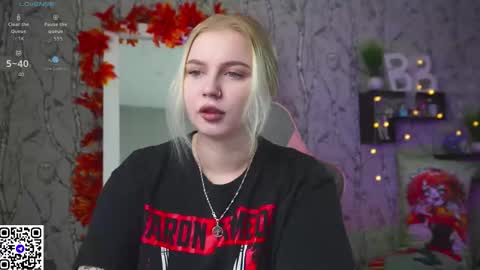 Emilia online show from 10/20/25, 09:10