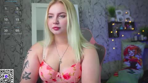 Emilia online show from 12/15/25, 09:13