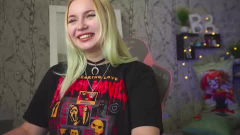 Emilia online show from 02/03/26, 06:11