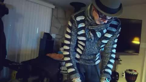 Snapshot of moondanceraa chatting on 12/02/25, 01:00 moondanceraa online show from 12/02/25, 01:00