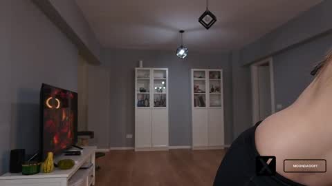 Anna online show from 11/23/25, 06:13