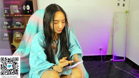 MOON  online show from 01/21/25, 06:33