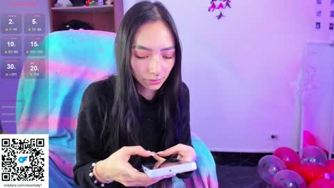 MOON  online show from 02/04/25, 12:08