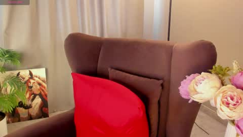 Snapshot of moonlight__67 chatting on 04/28/26, 11:37 Eva online show from 04/28/26, 11:37