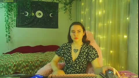 Snapshot of moonlight_sonataa chatting on 12/21/25, 11:06 moonlight_sonataa online show from 12/21/25, 11:06