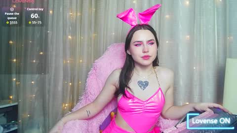 Snapshot of moonlight_sonataa chatting on 01/17/26, 10:42 moonlight_sonataa online show from 01/17/26, 10:42