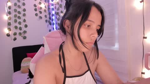 Snapshot of moonliight__ chatting on 01/21/25, 10:30 moonliight__ online show from 01/21/25, 10:30