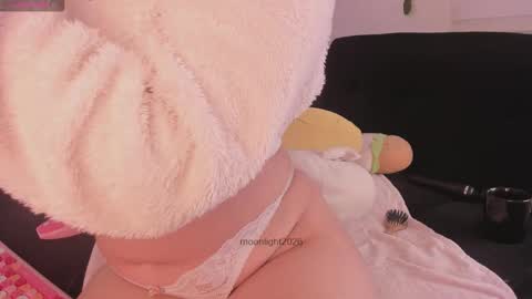 Snapshot of moonliight__ chatting on 02/16/26, 11:12 moonliight__ online show from 02/16/26, 11:12