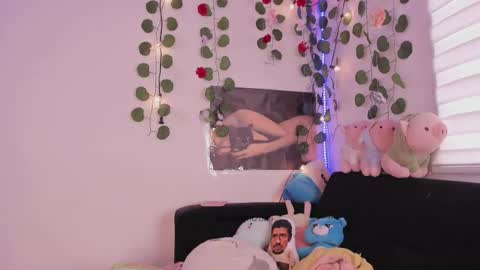 Snapshot of moonliight__ chatting on 03/16/26, 05:28 moonliight__ online show from 03/16/26, 05:28