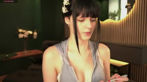 Snapshot of moonlit_desire chatting on 07/15/26, 01:49 Michelle online show from 07/15/26, 01:49