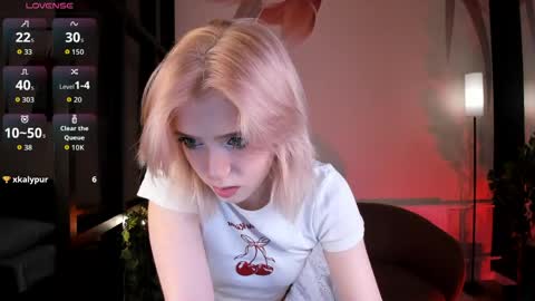 Snapshot of moonlitasuna chatting on 04/29/26, 01:48 Asuna online show from 04/29/26, 01:48
