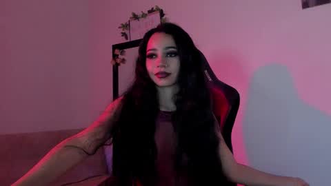 Snapshot of moonmadison chatting on 10/08/25, 04:43 Madison online show from 10/08/25, 04:43