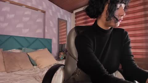 Michelle online show from 02/02/25, 01:08