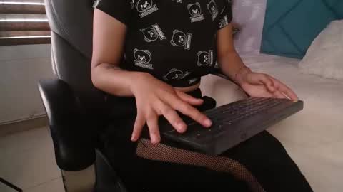 Michelle online show from 03/06/25, 07:21