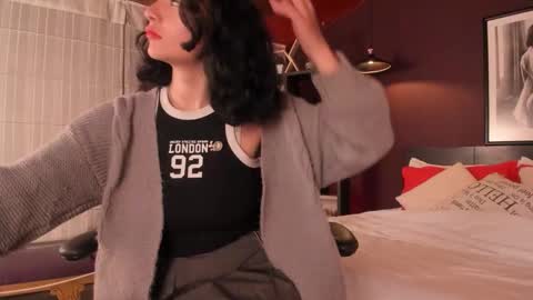 Snapshot of moony_14 chatting on 02/11/26, 12:32 Michelle online show from 02/11/26, 12:32