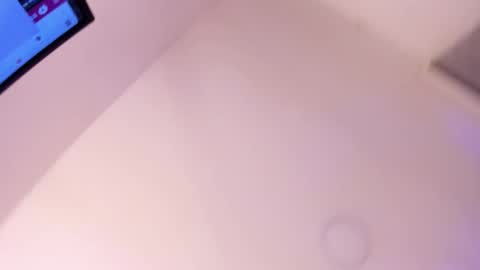 Snapshot of moony_14 chatting on 03/23/26, 01:04 Michelle online show from 03/23/26, 01:04