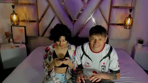 Moon Y Demian online show from 12/15/25, 11:47