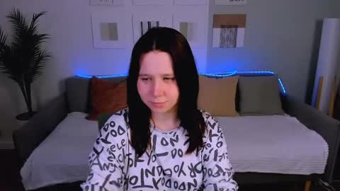 Snapshot of mooonlightsky chatting on 04/25/26, 04:26 Charli online show from 04/25/26, 04:26