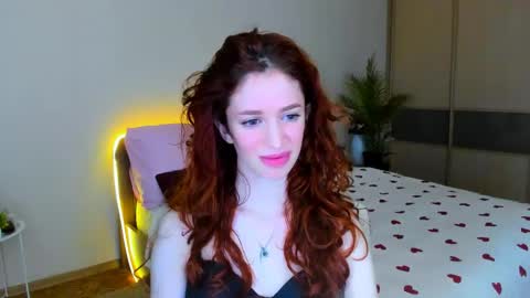 Snapshot of mooonlightsky chatting on 06/05/26, 02:18 Charli online show from 06/05/26, 02:18