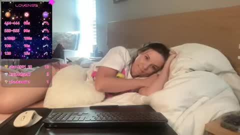 Snapshot of moorgasm3437 chatting on 03/12/26, 04:13 Double temptations online show from 03/12/26, 04:13