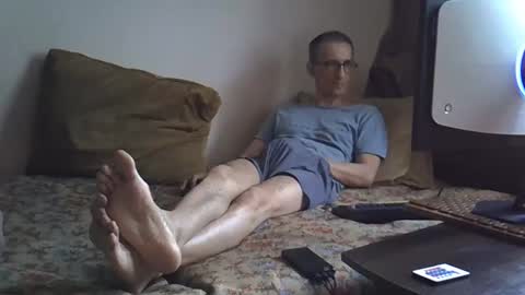 Snapshot of moovurey16 chatting on 04/08/26, 02:33 Alex online show from 04/08/26, 02:33