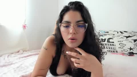 Snapshot of moralesmartinezlaura11 chatting on 06/26/26, 06:34 Mily sins online show from 06/26/26, 06:34