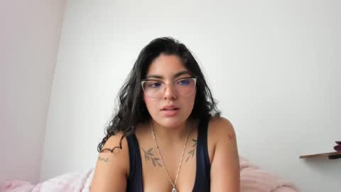 Snapshot of moralesmartinezlaura11 chatting on 06/27/26, 07:30 Mily sins online show from 06/27/26, 07:30