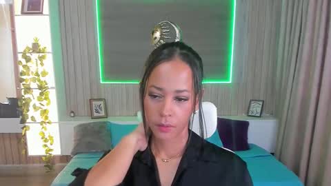 Snapshot of morena_divine chatting on 02/11/26, 12:21 Morene online show from 02/11/26, 12:21