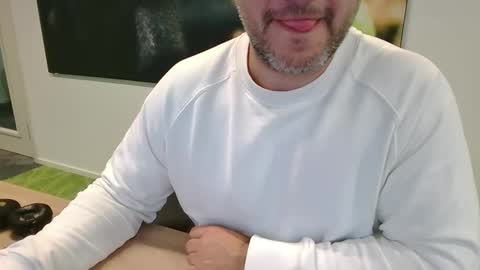 Snapshot of morepassion4u chatting on 09/12/25, 01:55 morepassion4u online show from 09/12/25, 01:55