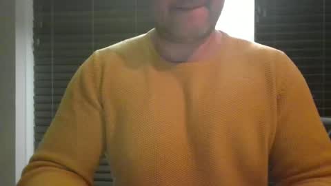 Snapshot of morepassion4u chatting on 10/18/25, 09:15 morepassion4u online show from 10/18/25, 09:15