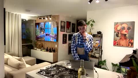 Snapshot of morgan_hiller chatting on 11/08/25, 11:36 online show from 11/08/25, 11:36