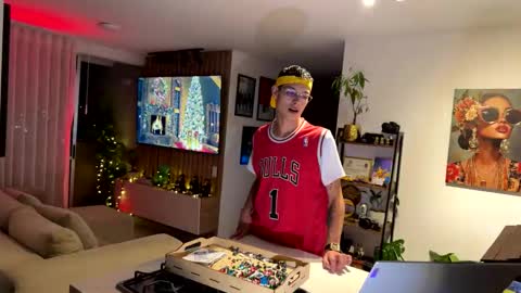 Snapshot of morgan_hiller chatting on 11/13/25, 01:15 online show from 11/13/25, 01:15