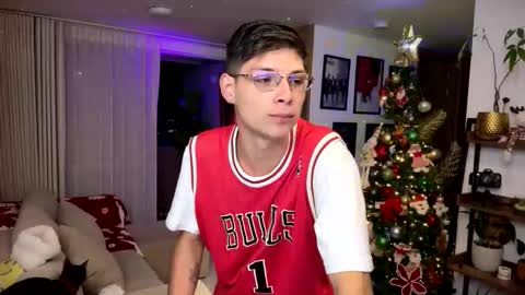 Snapshot of morgan_hiller chatting on 01/06/26, 12:03 online show from 01/06/26, 12:03