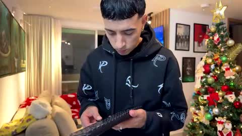 Snapshot of morgan_hiller chatting on 01/12/26, 12:38 online show from 01/12/26, 12:38