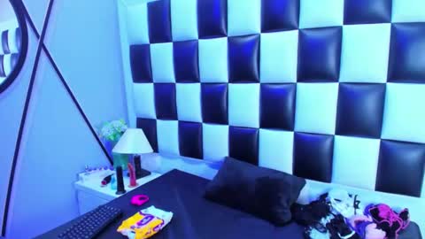 morganasmit_ online show from 12/19/25, 02:13