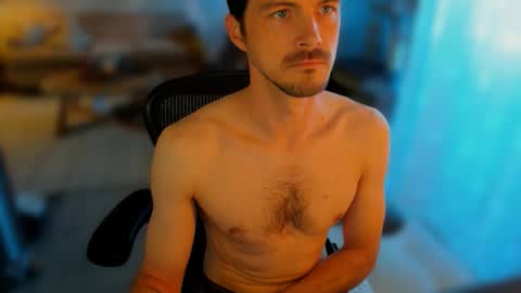 Snapshot of morningwood_8890 chatting on 01/11/26, 08:47 Dylan online show from 01/11/26, 08:47