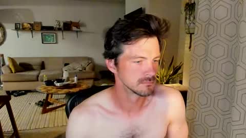 Snapshot of morningwood_8890 chatting on 05/20/26, 02:18 Dylan online show from 05/20/26, 02:18