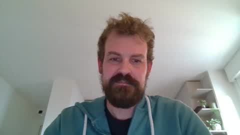 Snapshot of morritz chatting on 11/12/25, 02:39 morritz online show from 11/12/25, 02:39